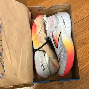 NWT Hyperion Elite Running Shoes in Gray and Orange never worn